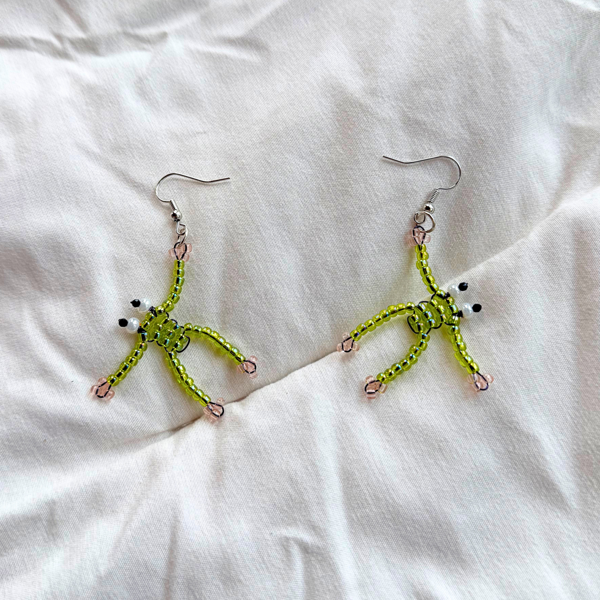Frog earring - Pink Feet